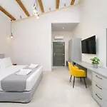 Brothers & Ξενοδοχείο με διαμερίσματα Σκάλα Ποταμιάς