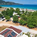 Ξενοδοχείο με διαμερίσματα Brothers &