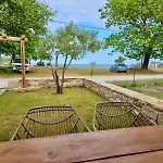 Brothers & Ξενοδοχείο με διαμερίσματα Σκάλα Ποταμιάς