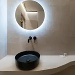 Ξενοδοχείο με διαμερίσματα Brothers & 3*